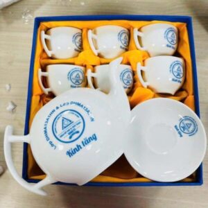Bộ Ấm Chén Dáng Cành Bưởi In Logo Quà Tặng Khách